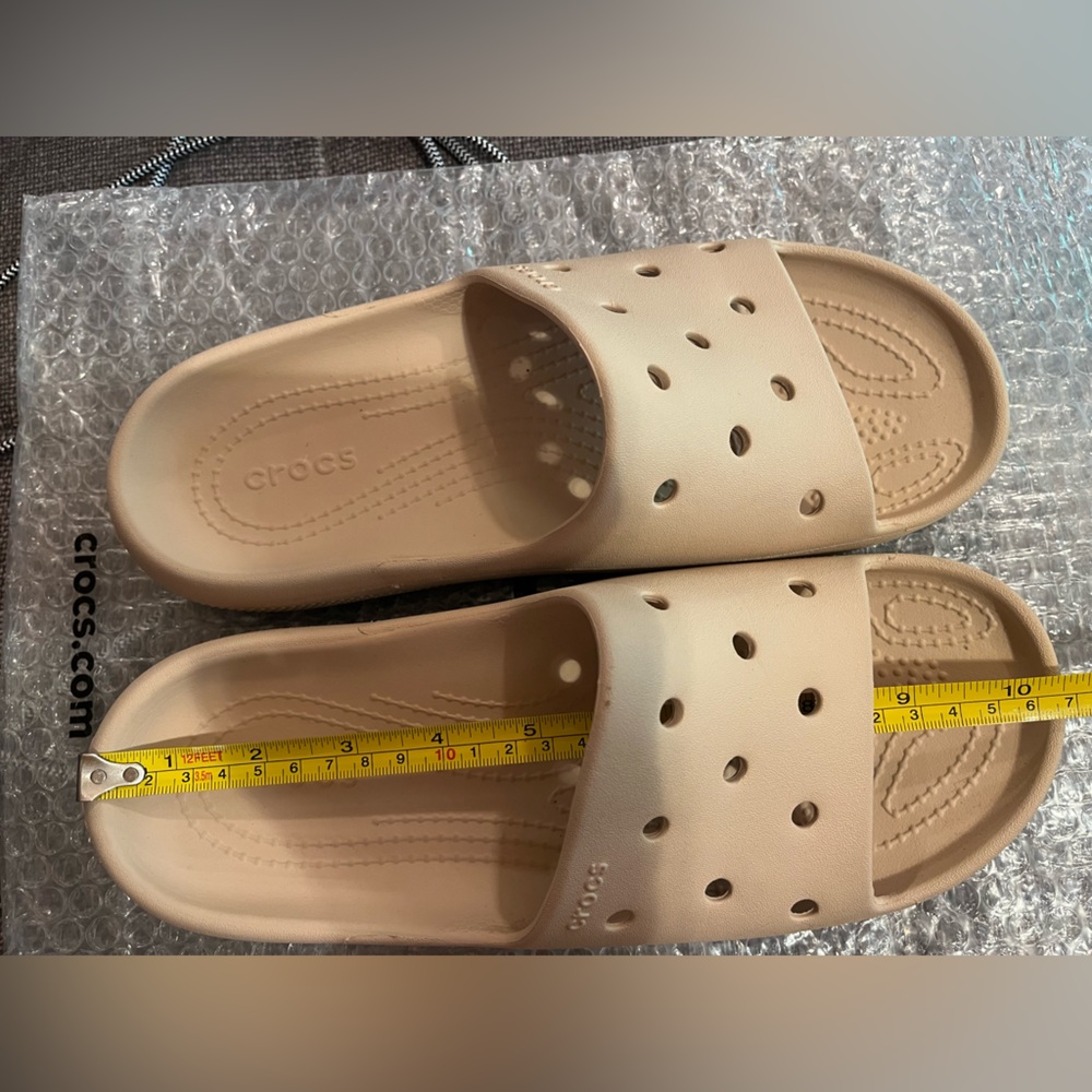 CROCS Cream Sandals - Picture 11 of 11